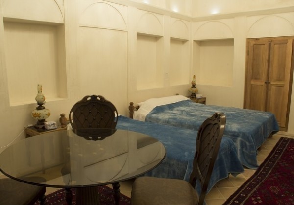 اتاق سه تخته اقامتگاه سنتی احسان کاشان